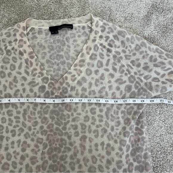 360 cashmere sylvia leopard v-neck cashmere sweater size XS - Picture 8 of 10
